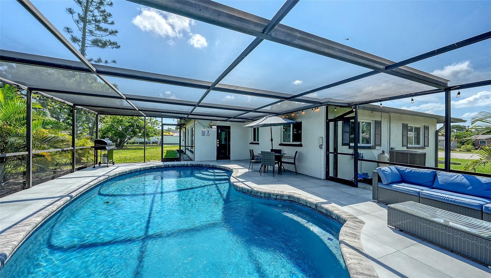 243 MOSS LN