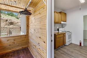 210 S SEVENTH Street