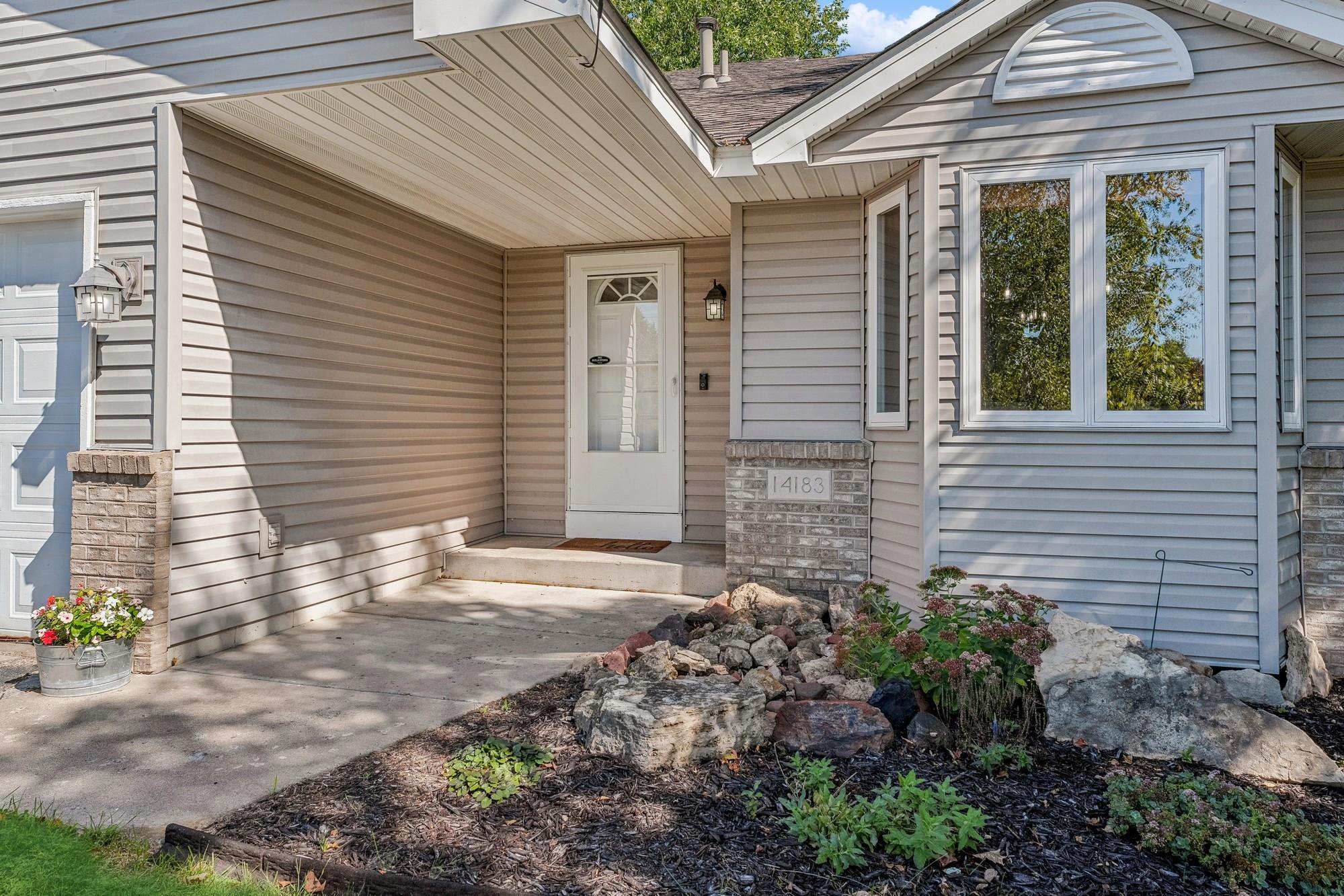 14183 Vale Street NW