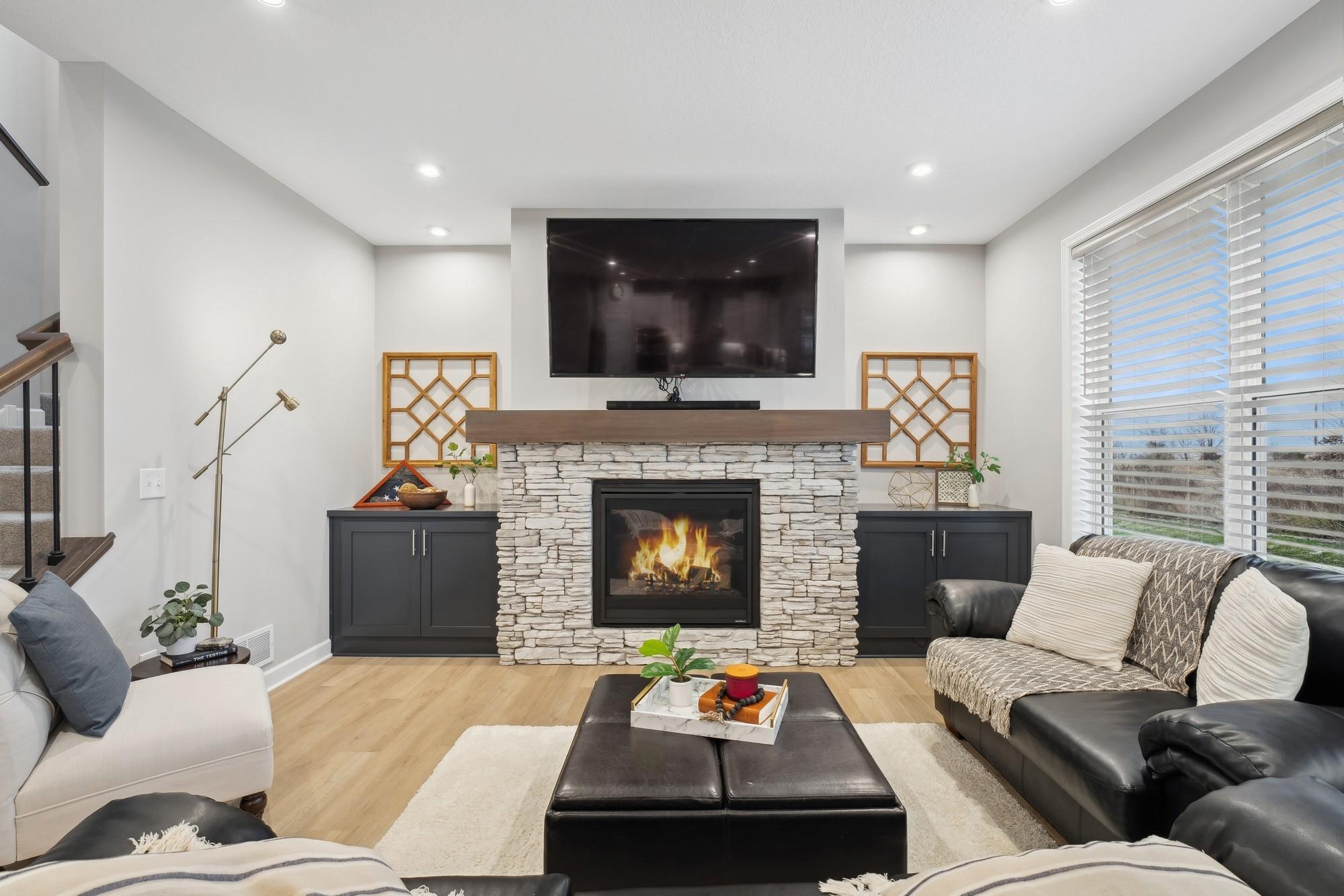 9925 Lower 8th Street N