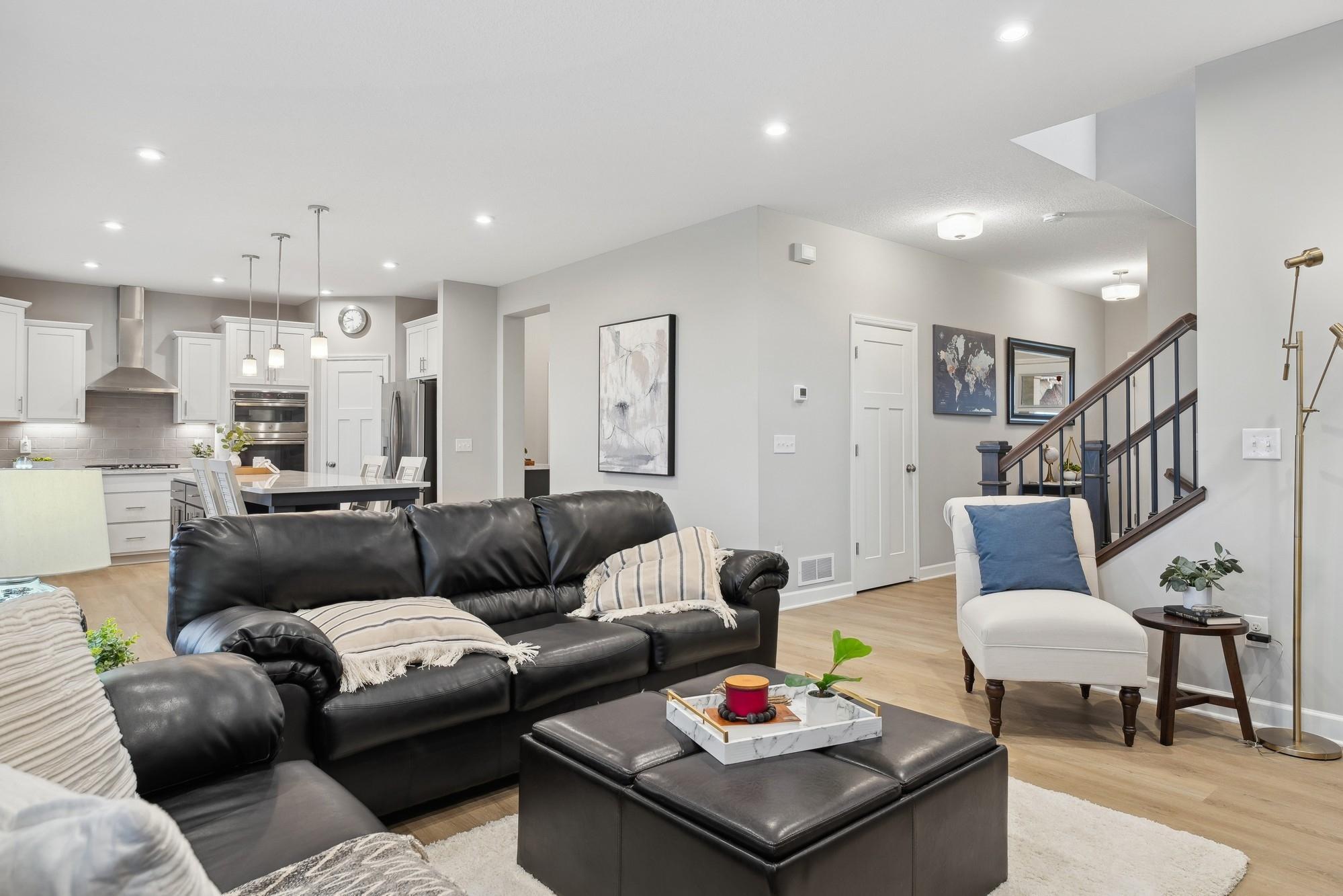 9925 Lower 8th Street N