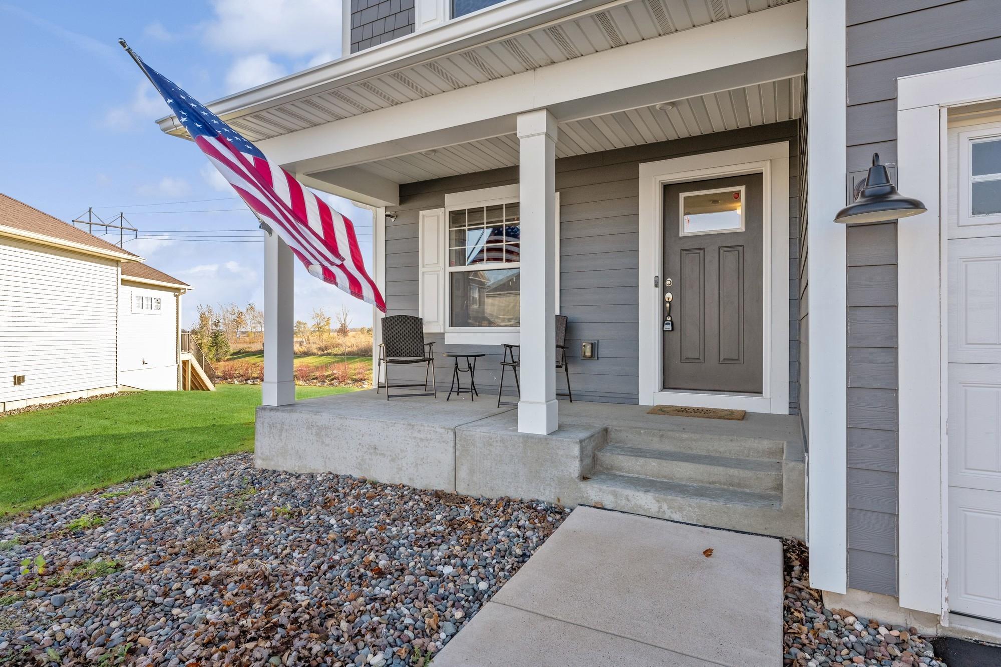 9925 Lower 8th Street N