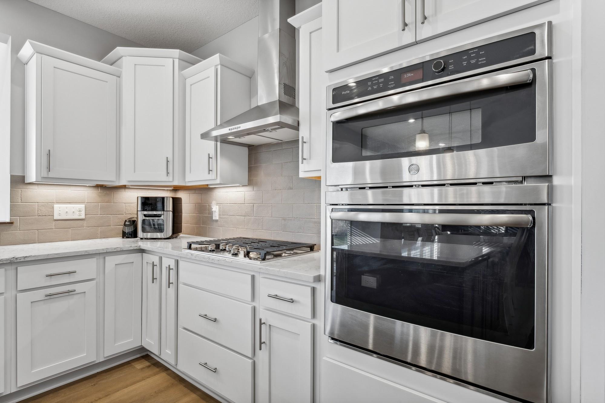 9925 Lower 8th Street N