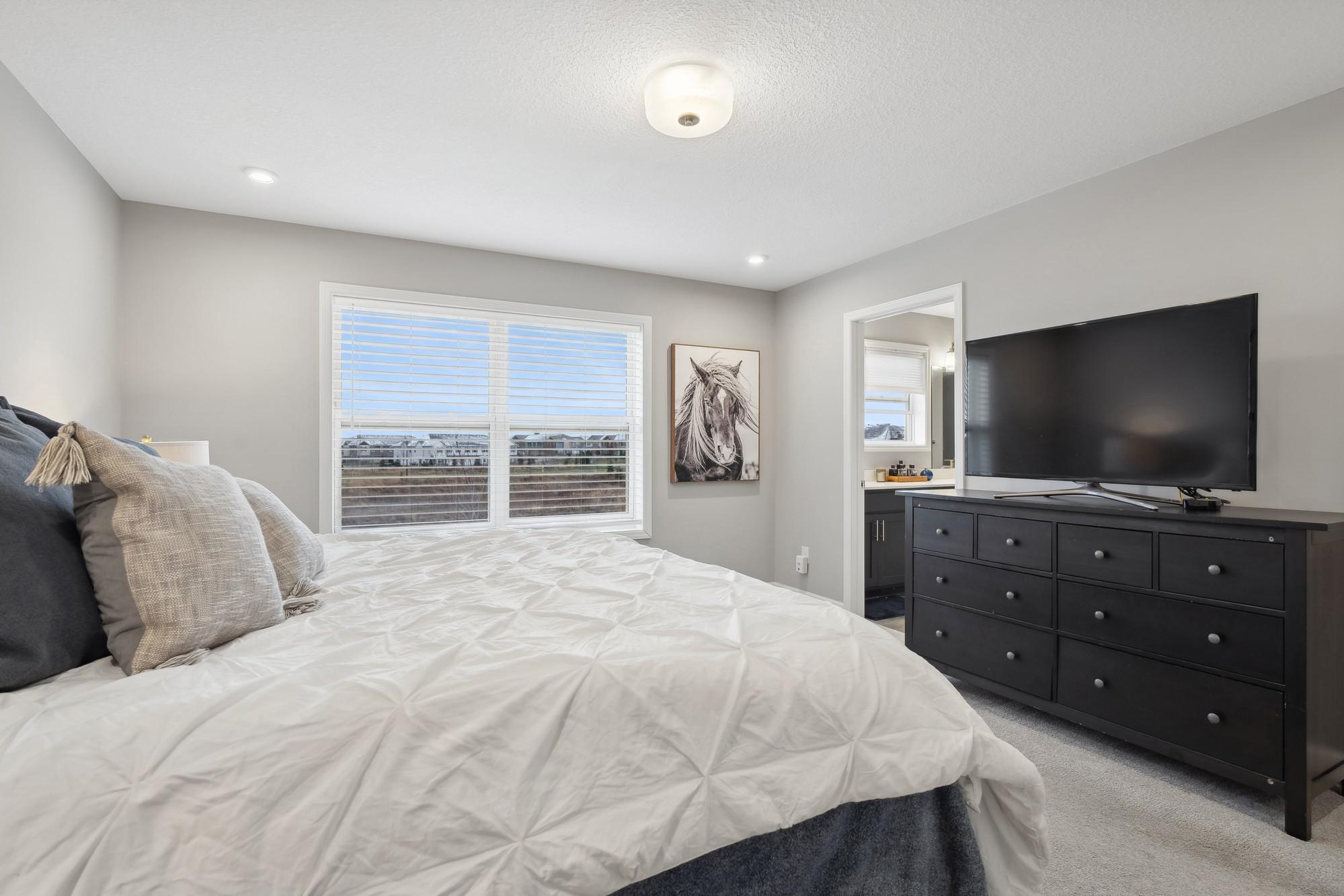 9925 Lower 8th Street N