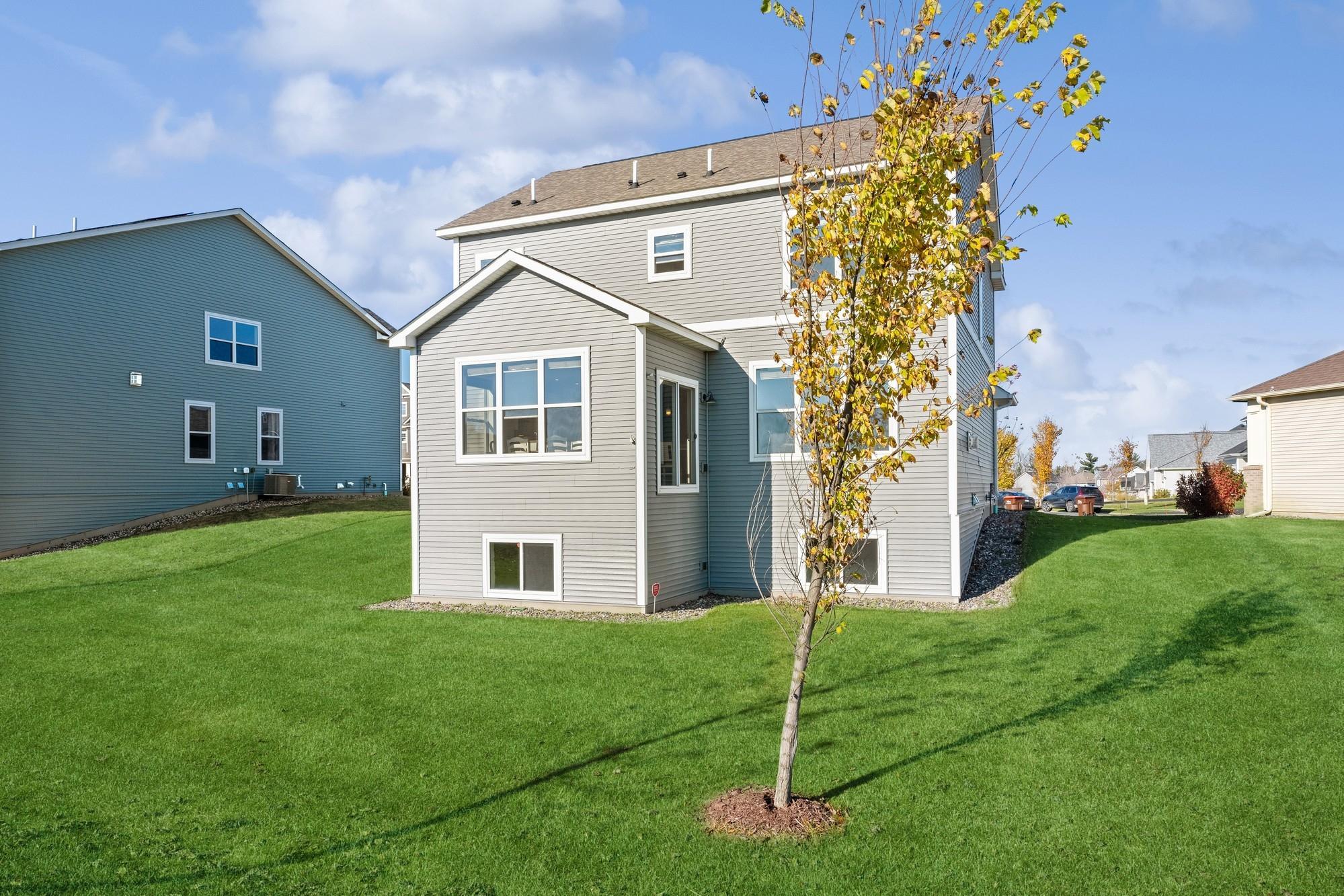 9925 Lower 8th Street N