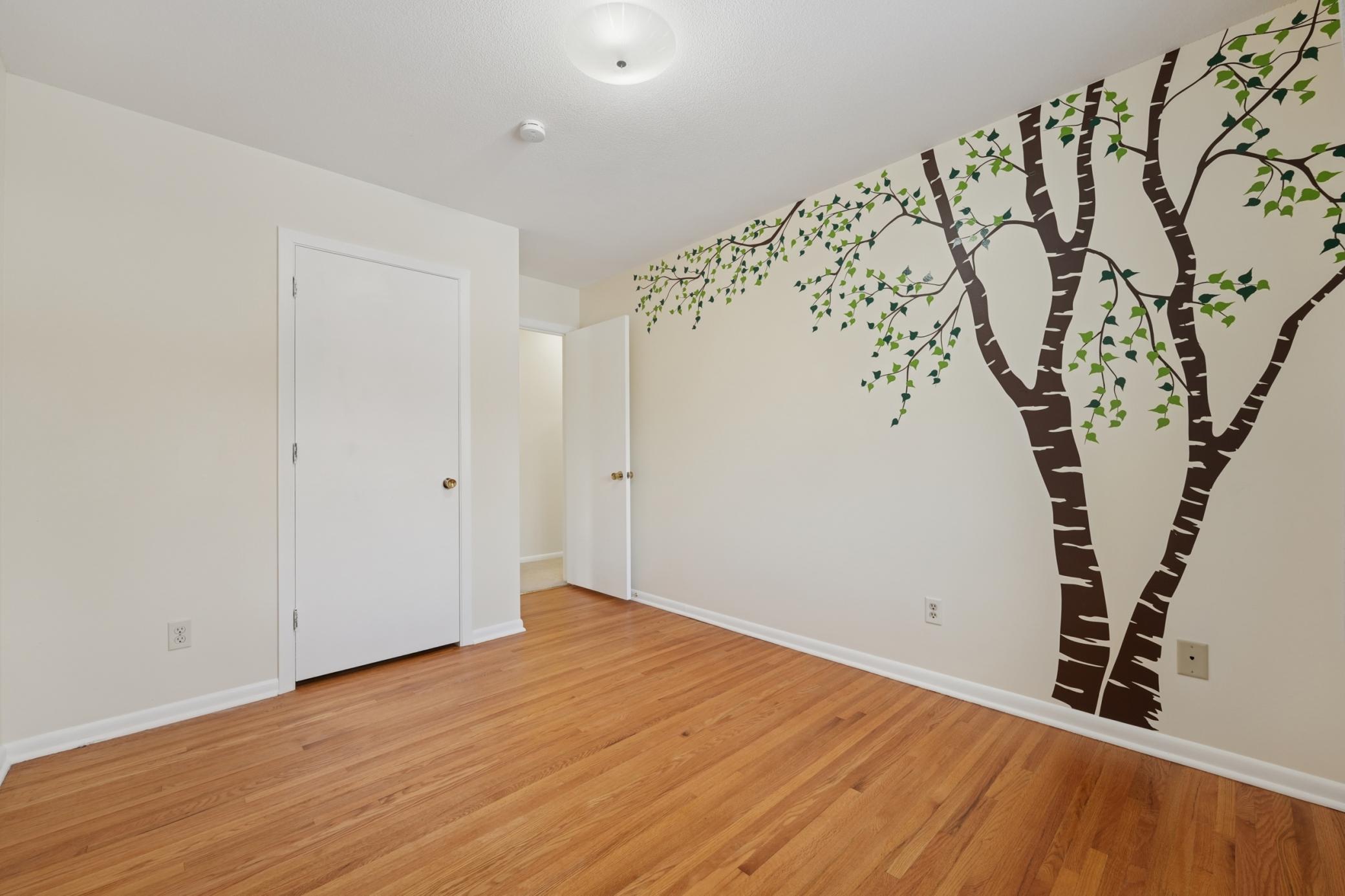 2120 Aquila Avenue N