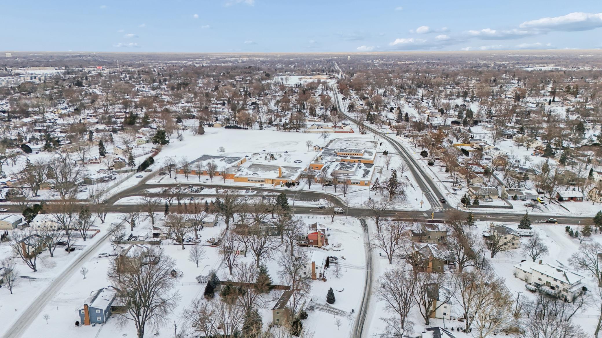 2120 Aquila Avenue N