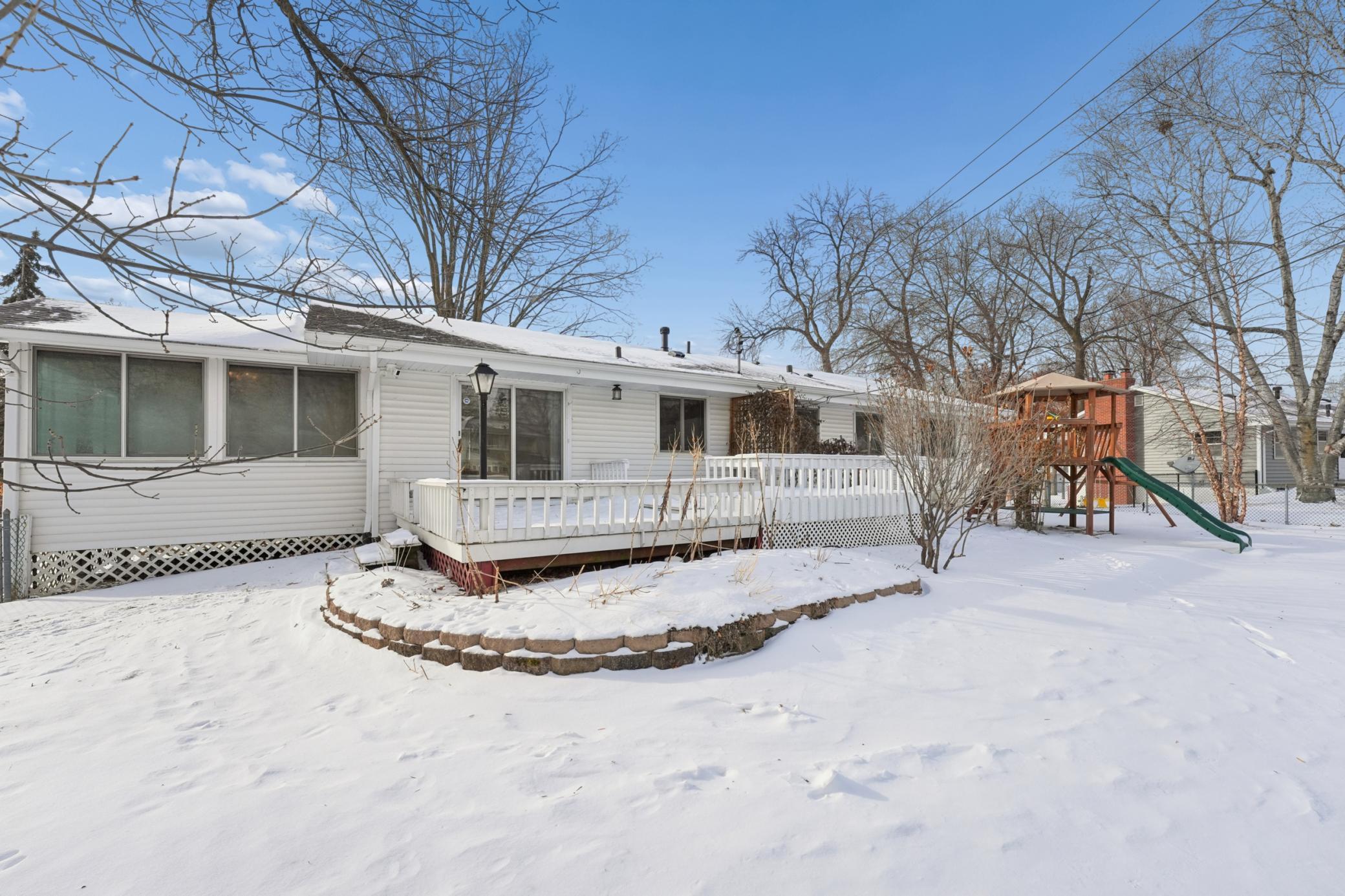 2120 Aquila Avenue N