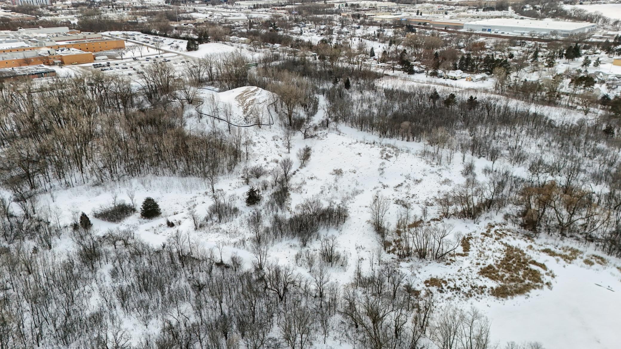 2120 Aquila Avenue N