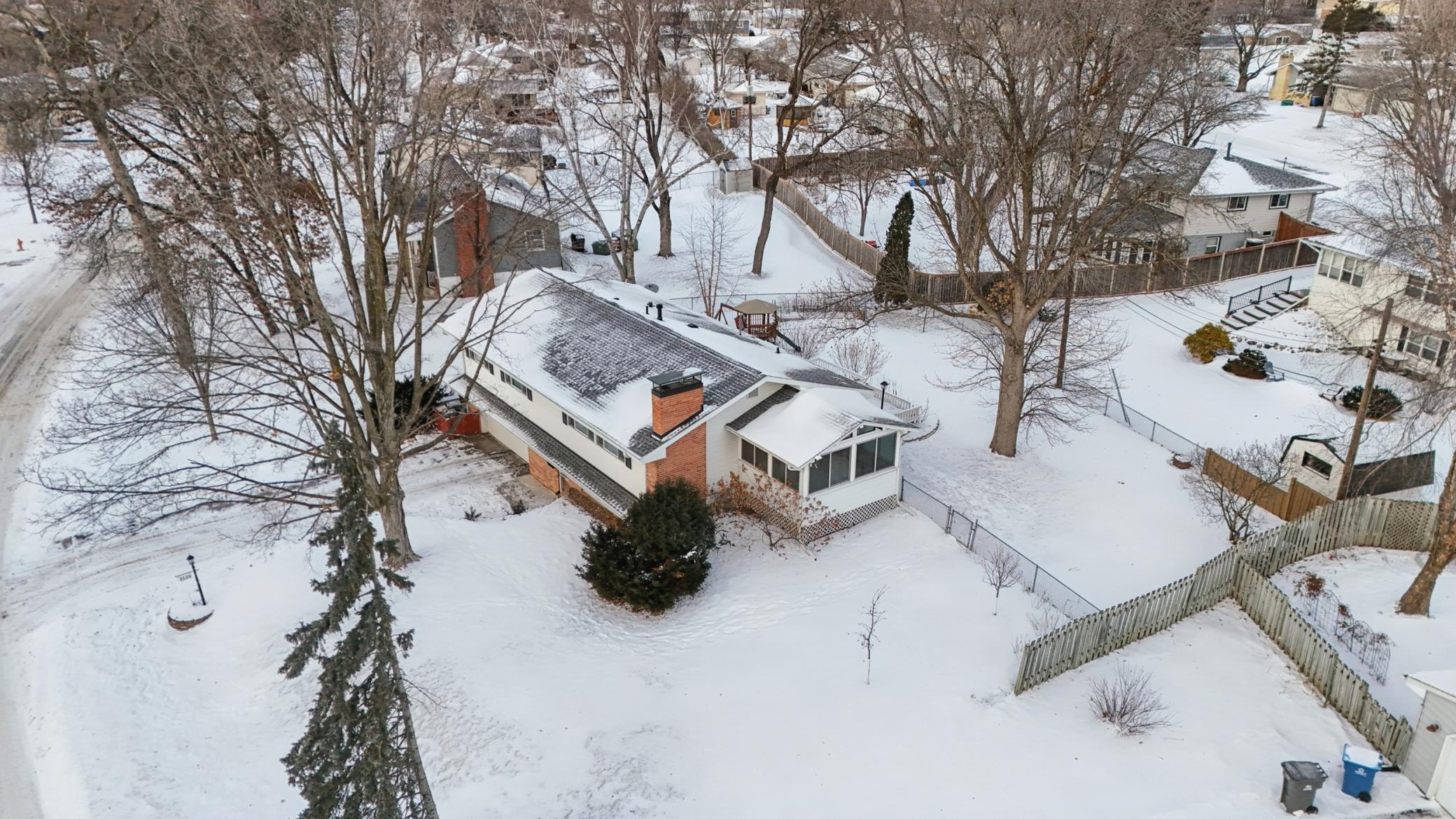 2120 Aquila Avenue N