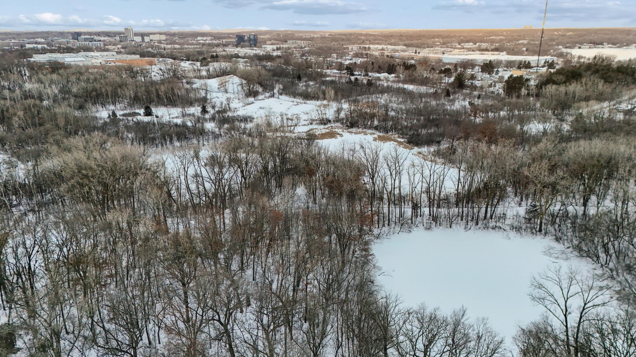 2120 Aquila Avenue N