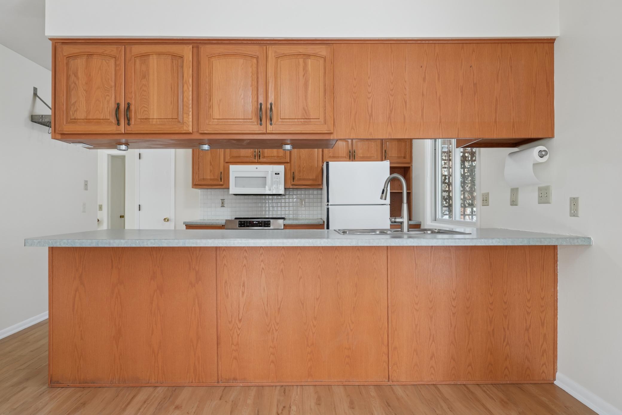 2120 Aquila Avenue N