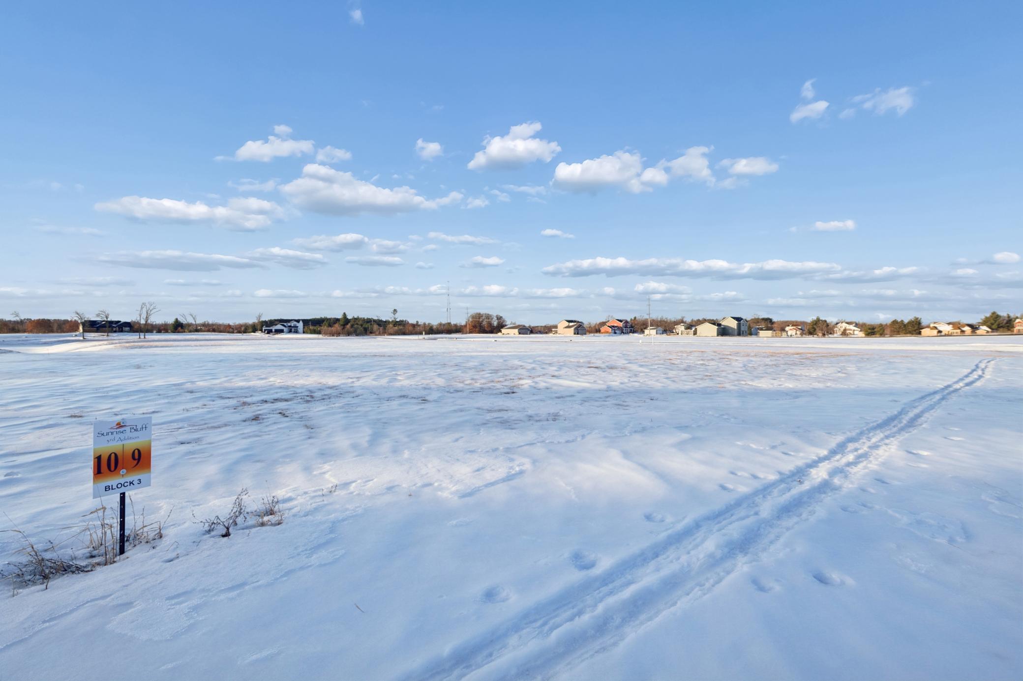 39068 Everton Avenue