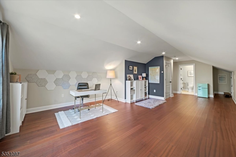 682 Plainfield Ave
