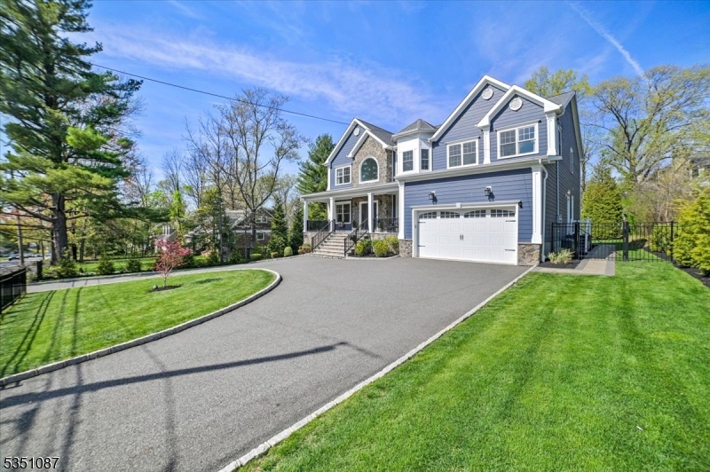 682 Plainfield Ave