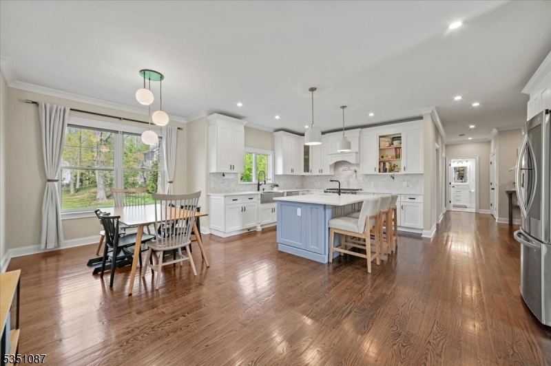 682 Plainfield Ave