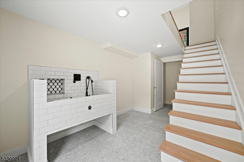 136-2 Mount Harmony Rd