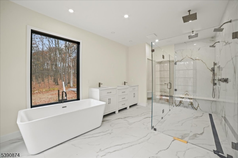 136-2 Mount Harmony Rd