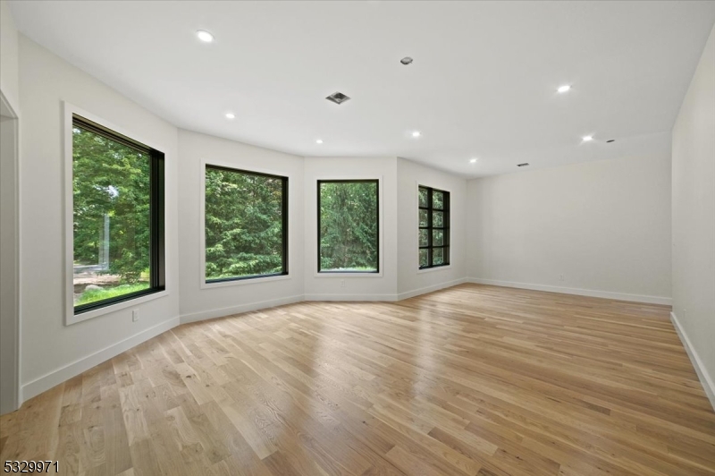 136-2 Mount Harmony Rd