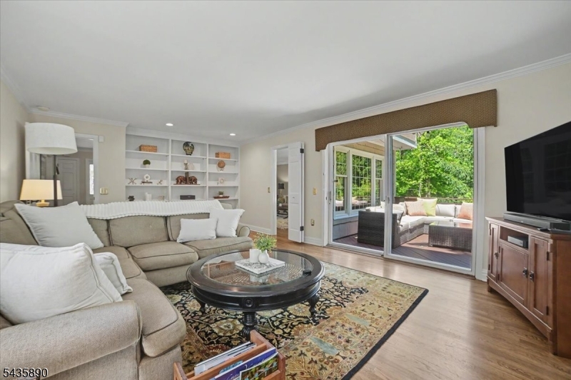52 Hampton Rd
