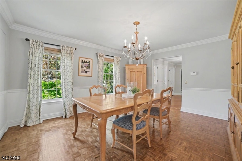 52 Hampton Rd