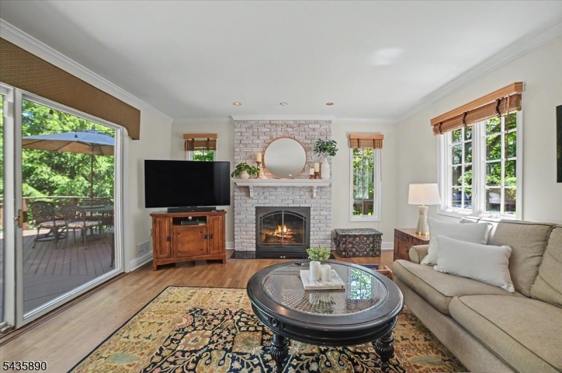52 Hampton Rd