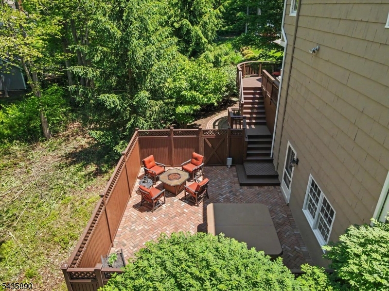 52 Hampton Rd