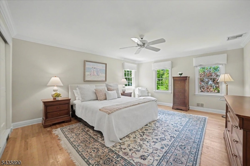 52 Hampton Rd
