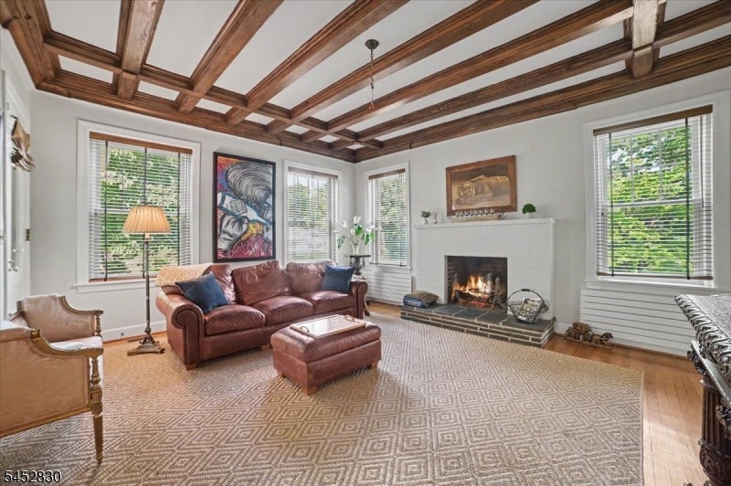 44 Manor Dr