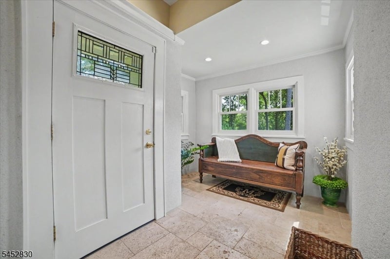 44 Manor Dr