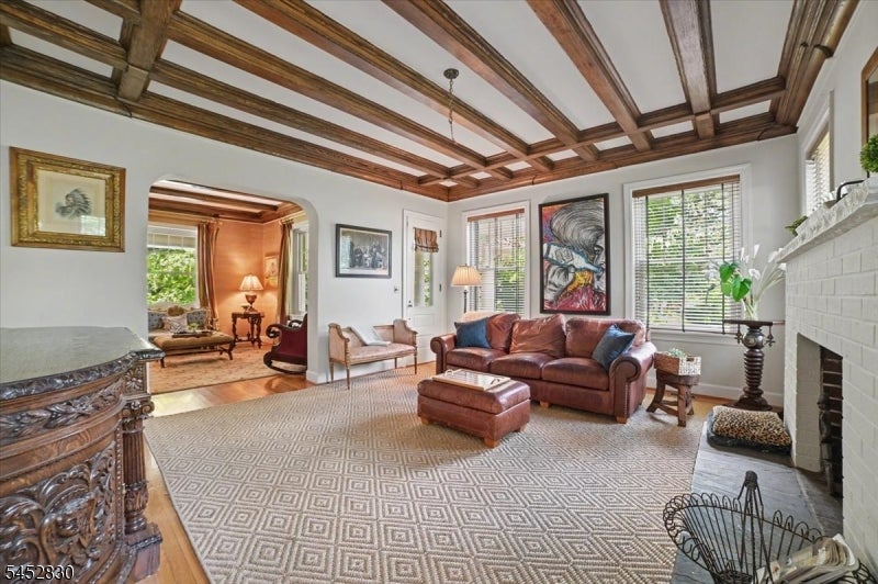 44 Manor Dr