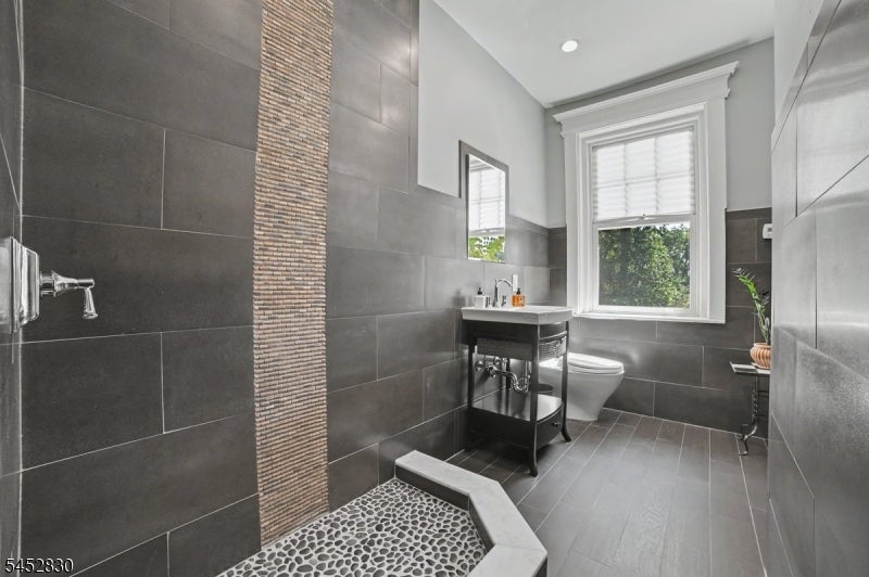 44 Manor Dr