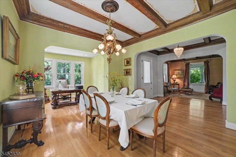 44 Manor Dr