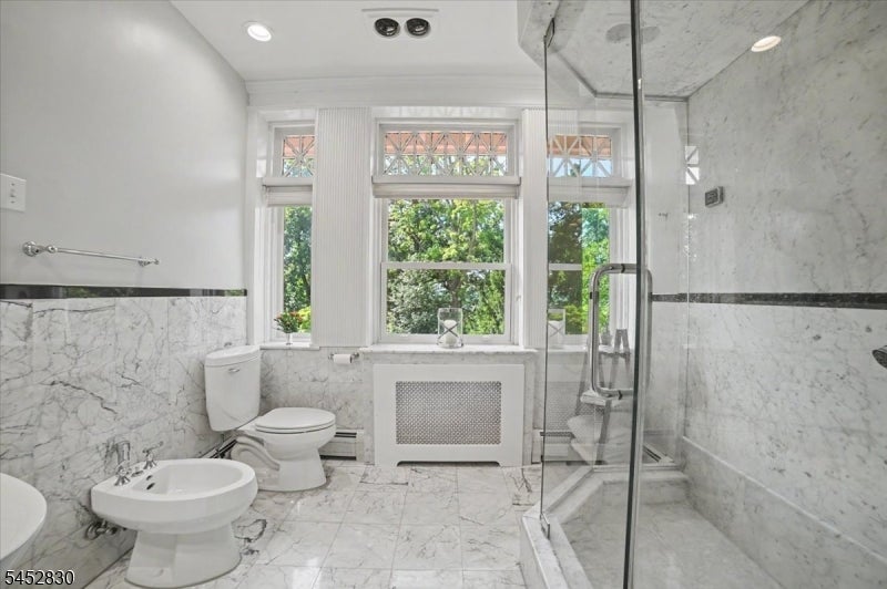 44 Manor Dr