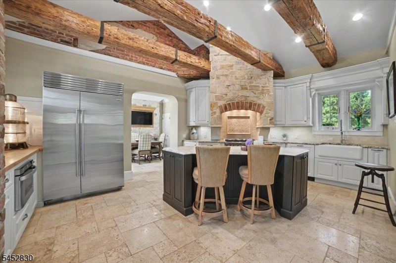 44 Manor Dr