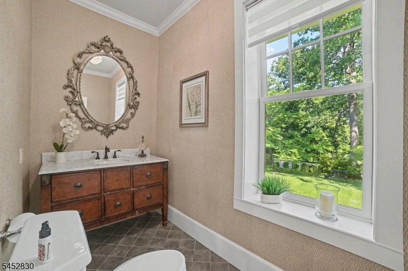 44 Manor Dr