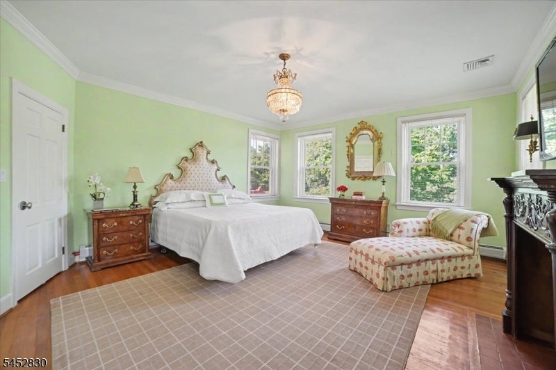 44 Manor Dr