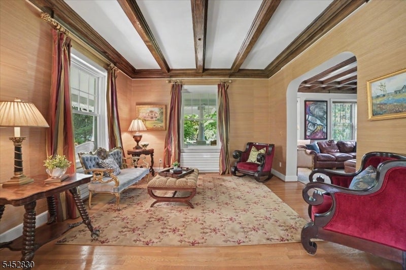 44 Manor Dr
