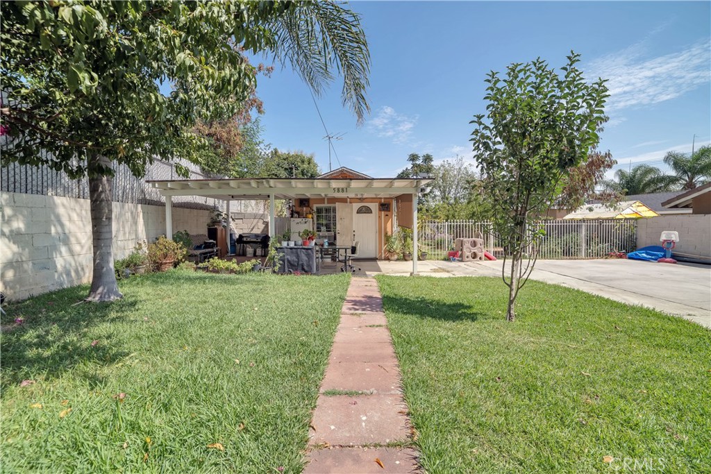 5881 Mountain View Avenue