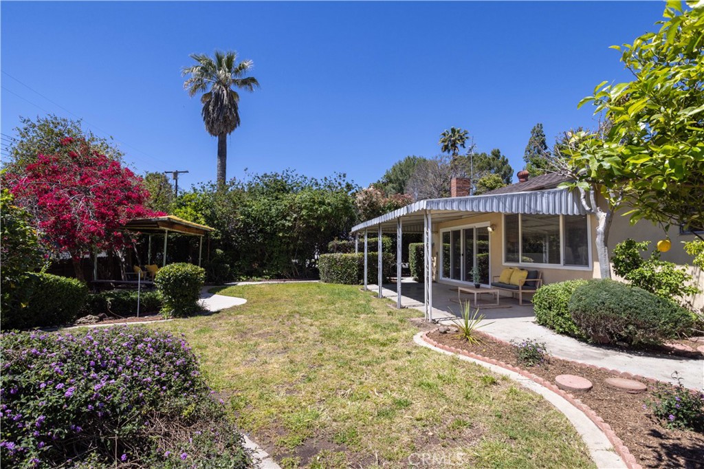 18300 San Fernando Mission Boulevard