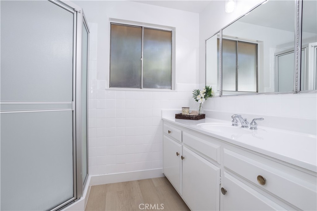 18300 San Fernando Mission Boulevard