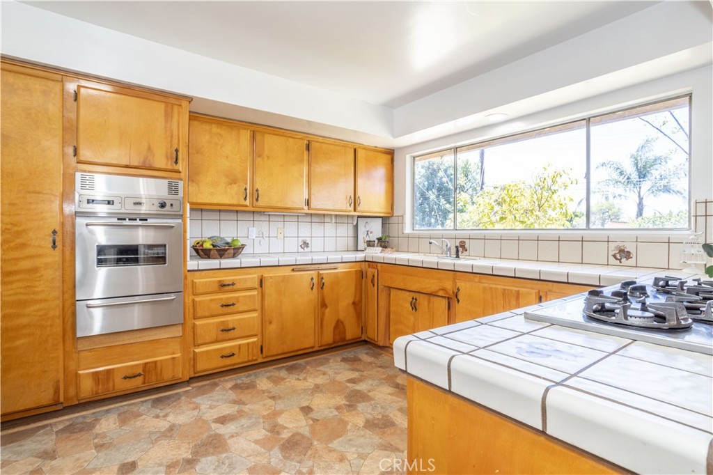 18300 San Fernando Mission Boulevard