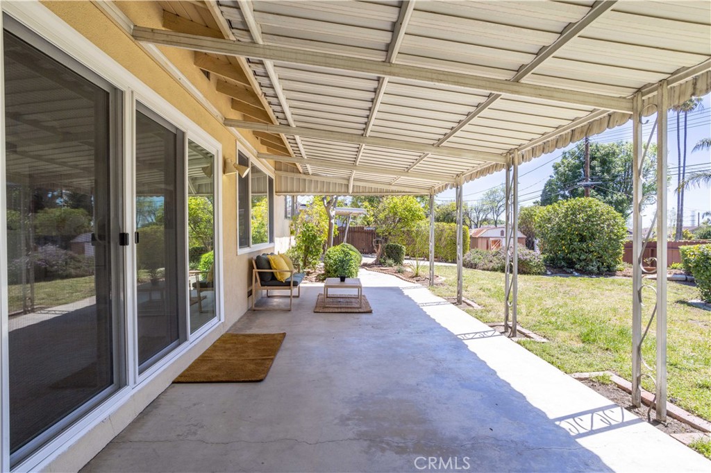 18300 San Fernando Mission Boulevard