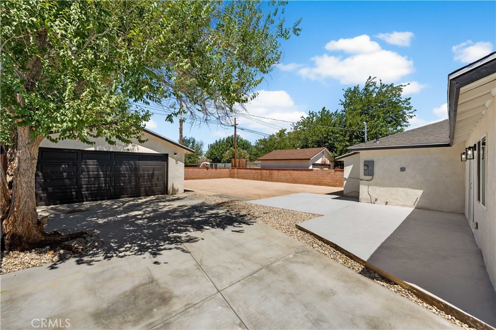 44209 Stanridge Avenue