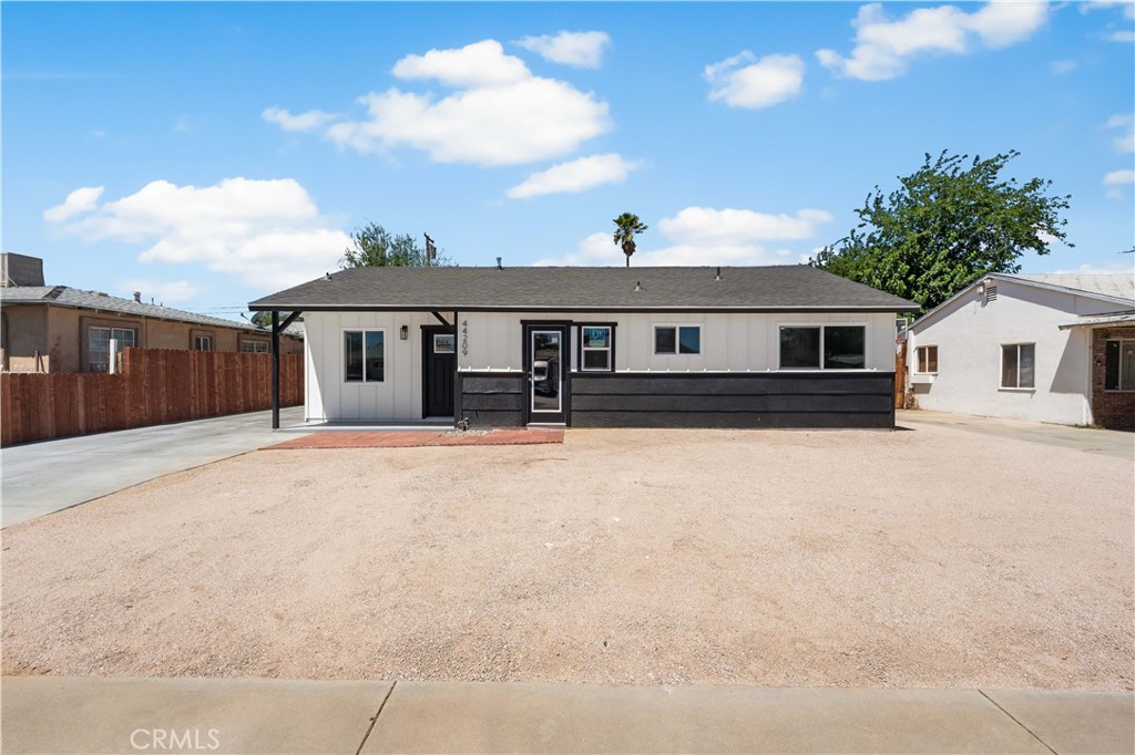 44209 Stanridge Avenue