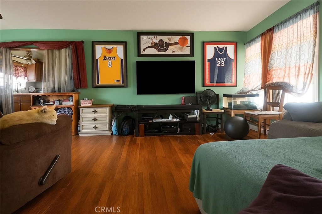 7519 Owensmouth Avenue