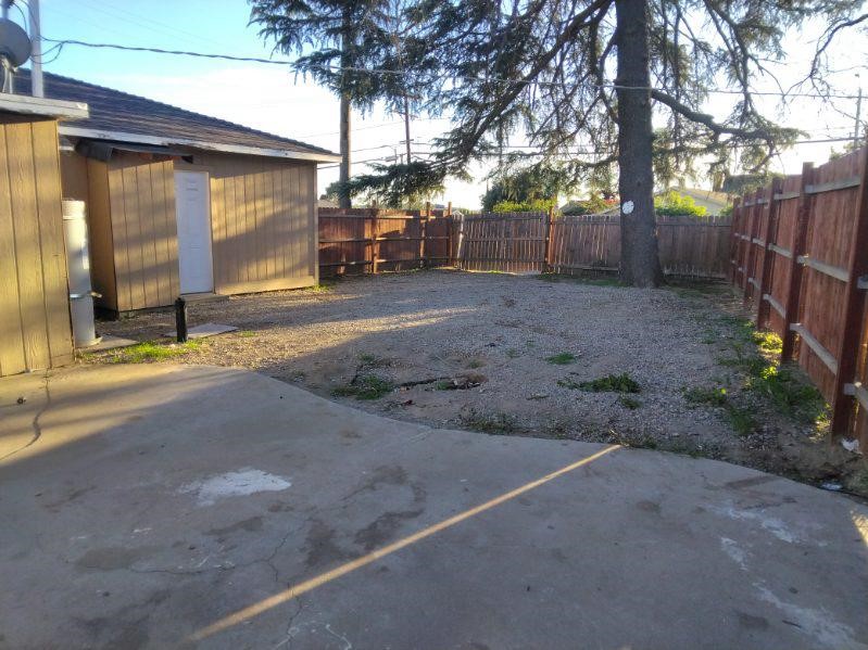 15561 El Cajon Street