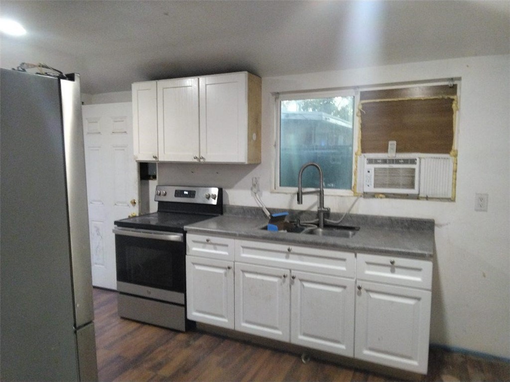 15561 El Cajon Street