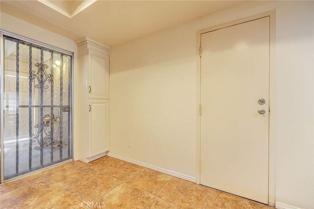 8633 Balboa 2