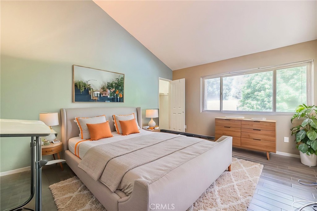 8633 Balboa 2